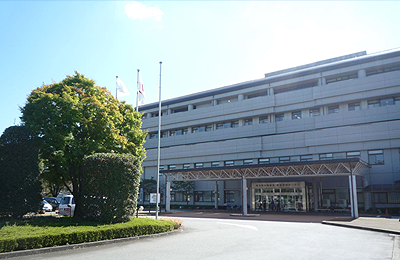 埼玉県立循環器・呼吸器病センターの外観写真
